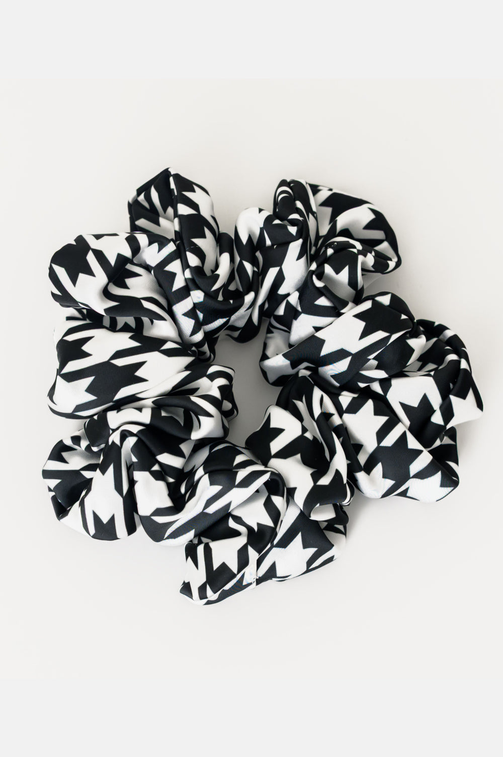 САТЕНЕНО СКРЪНЧИ