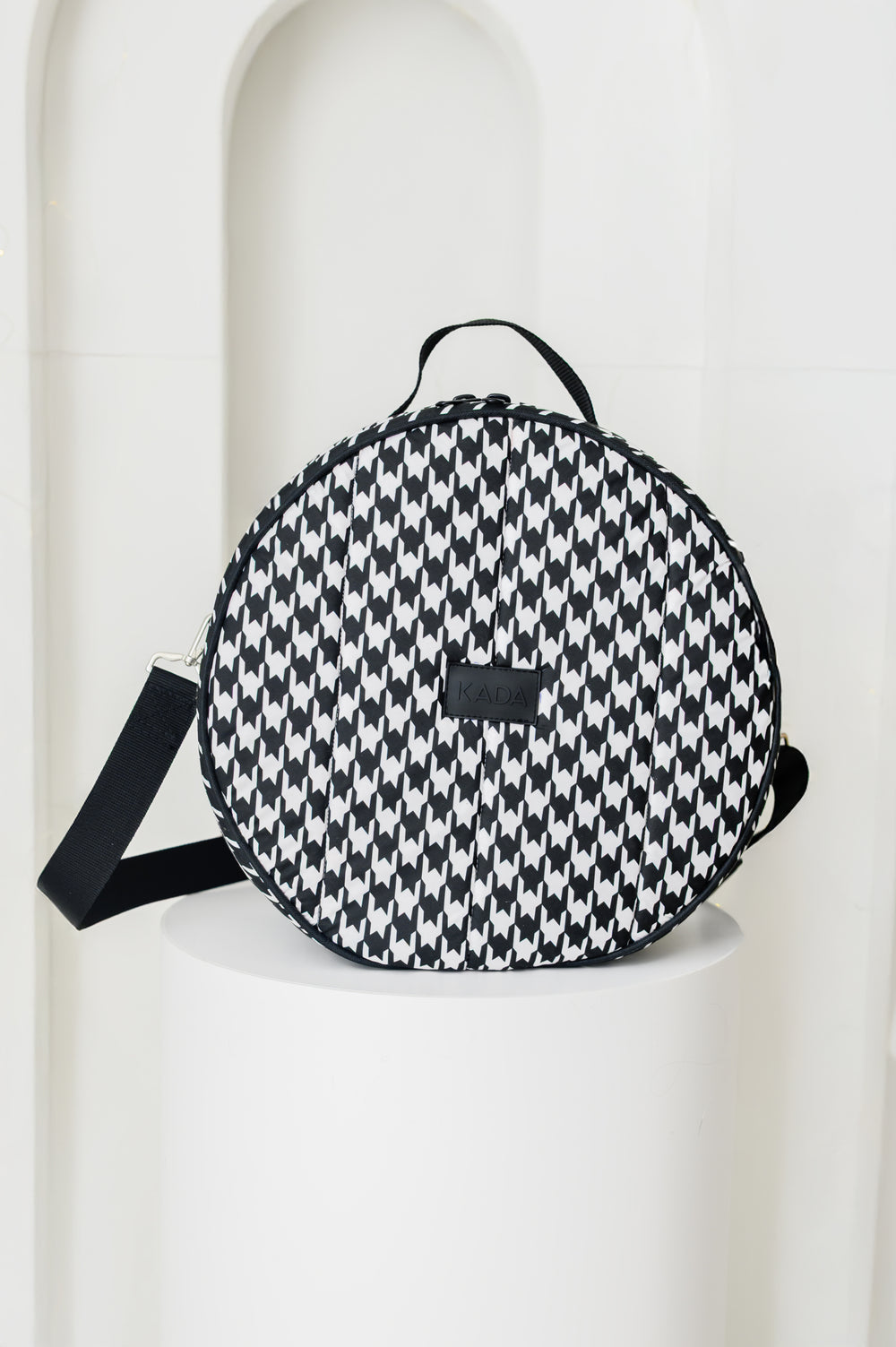 ЧАНТА ЗА ШАПКИ